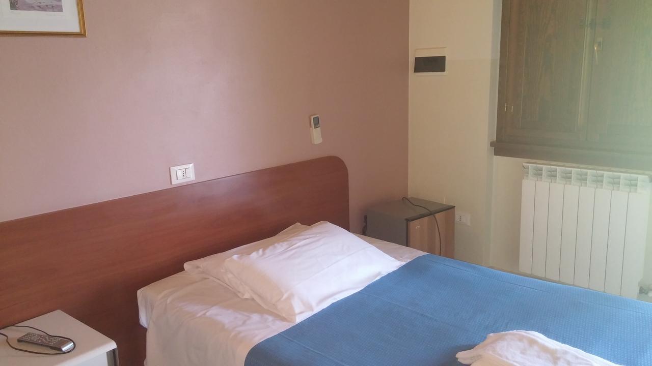Albergo Dell'angelo Pontevico Esterno foto